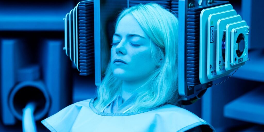 emma-stone-as-annie-landsberg-in-maniac.jpg