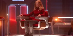 holly-hunter-as-captain-nahla-ake-starfleet-academy.jpg