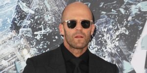 jason-statham-on-hobbs-and-shaw-red-carpet.jpg