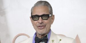 jeff-goldblum-at-the-97th-academy-awards-arrivals.jpg
