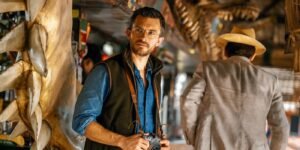 jonathan-bailey-around-fossils-in-jurassic-world-rebirth.jpg
