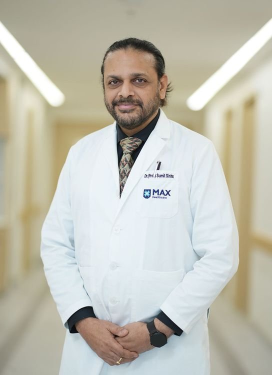 medium_Dr_Sumit_Sinha_6e7ecebf9f.jpg