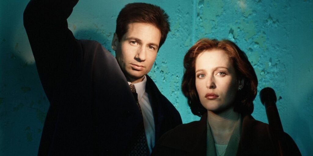 mulder-and-scully-in-a-promotional-image-for-the-x-files.jpg