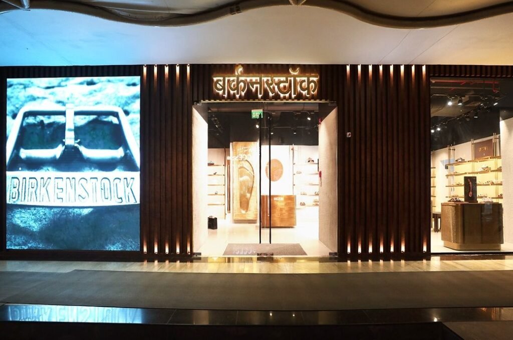 phoenix-mall-palladium-mumbai-facade-1-1-jpg_316023.JPG