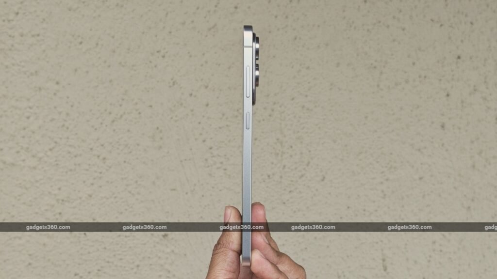 samsung_galaxy_s25_edge_main_big_gadgets_360_1751277832847.jpg