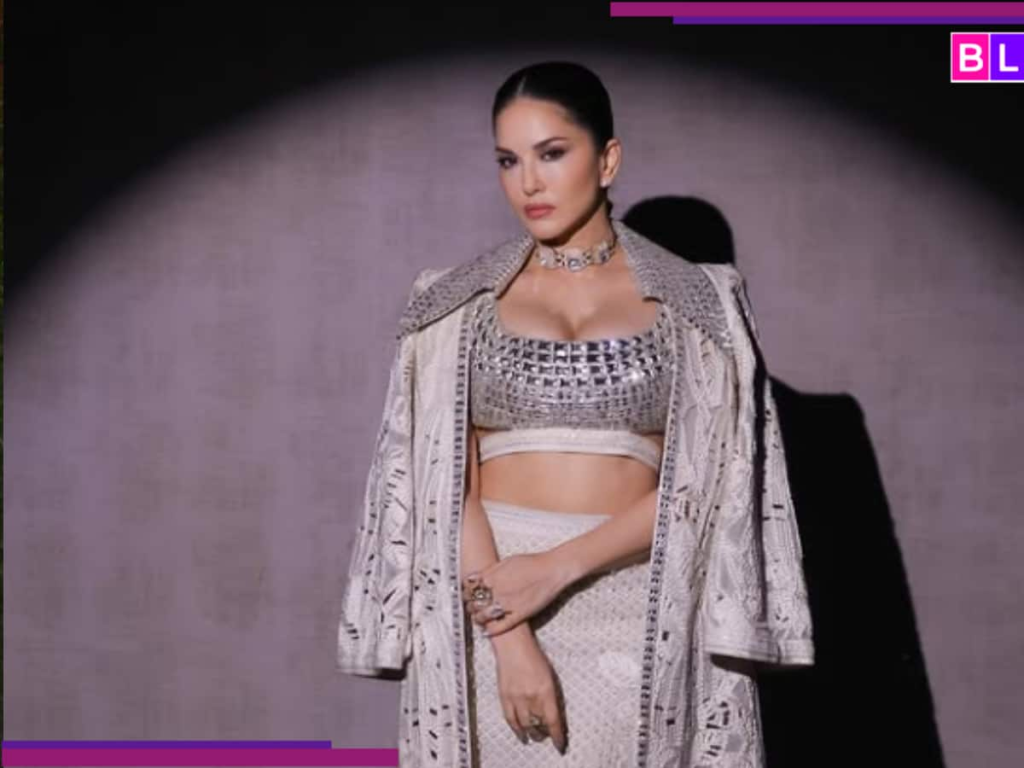 sunny-leone-2.png