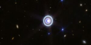 uranus-widefield-view-nircam-from-james-webb-space-telescope.jpg