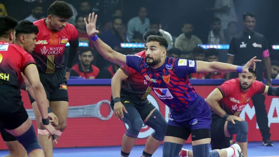 1821977-ashu-malik-stars-as-dabang-delhi-register-seven-point-win-over-bengaluru-bulls.jpg