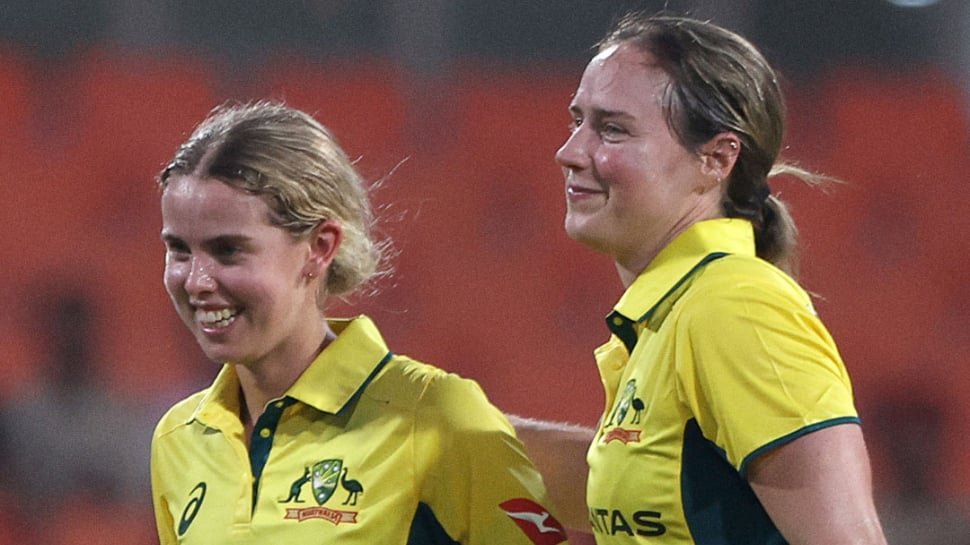 1828605-australia-crush-australia-by-8-wickets-in-series-opener.jpg