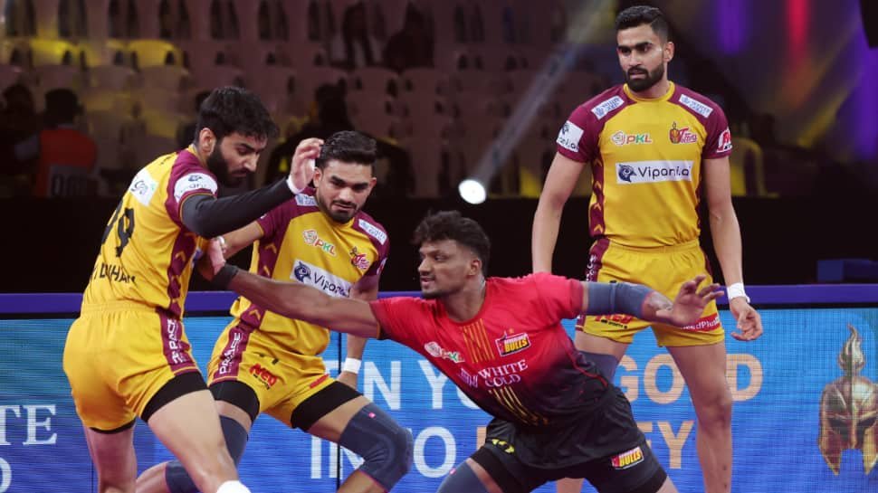 1829119-ganeshas-final-raid-heroics-stuns-telugu-titans-in-thriller.jpg