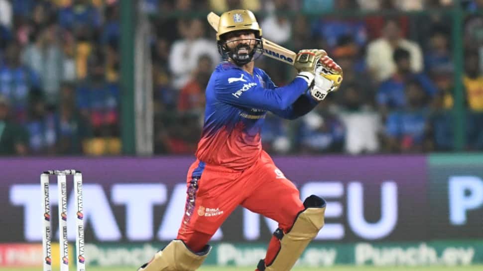 1833853-dinesh-karthik.jpg