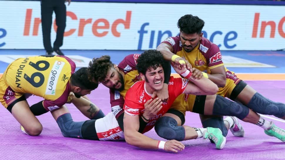 1833928-bharat-vijay-combine-as-telugu-titans-spoil-shadlouis-100th-pkl-game-beat-gujarat-giants-by.jpeg