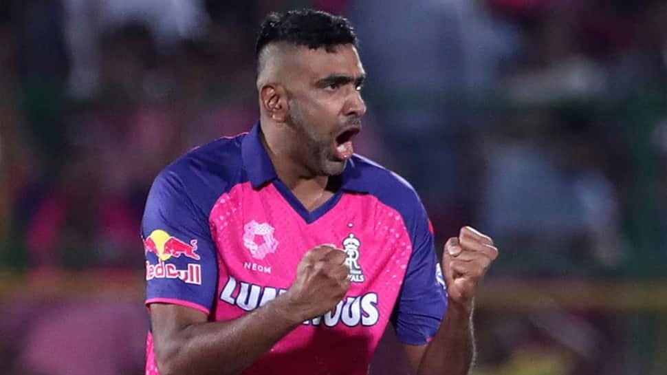 1834075-r-ashwin-1.jpg