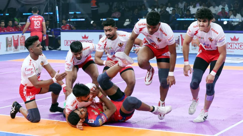 1837975-shadloui-ankit-dahiya-shine-as-gujarat-giants-dominate-up-yoddhas-in-chennais-opener.jpg