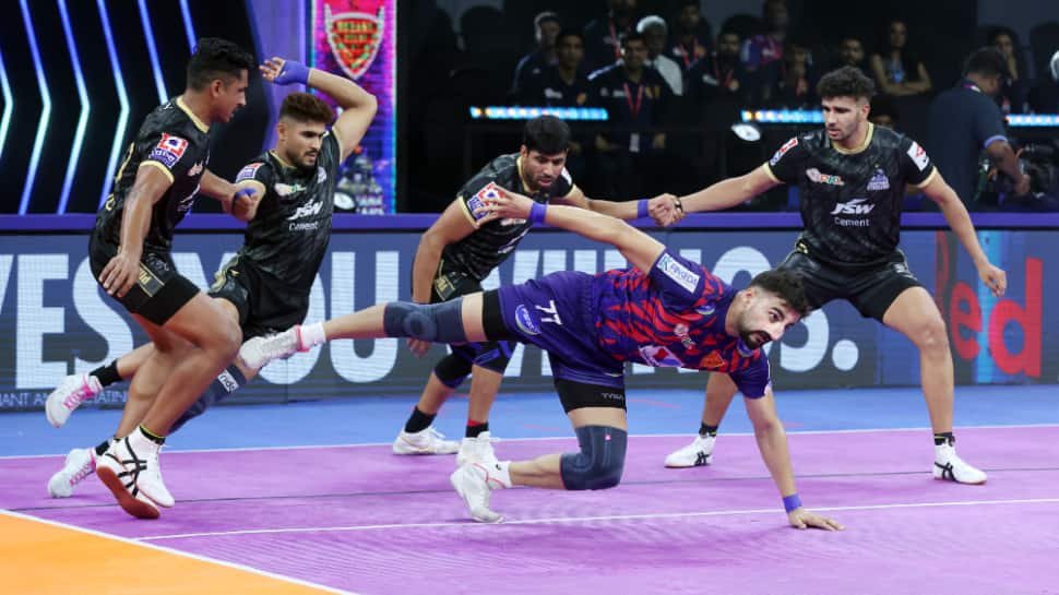 1837977-ashu-malik-stars-in-dabang-delhis-thrilling-win-over-haryana-steelers.jpg