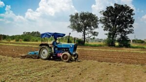 2-0-1079496627-tractor-farm5-0_1679714925805_1757652416869.JPG