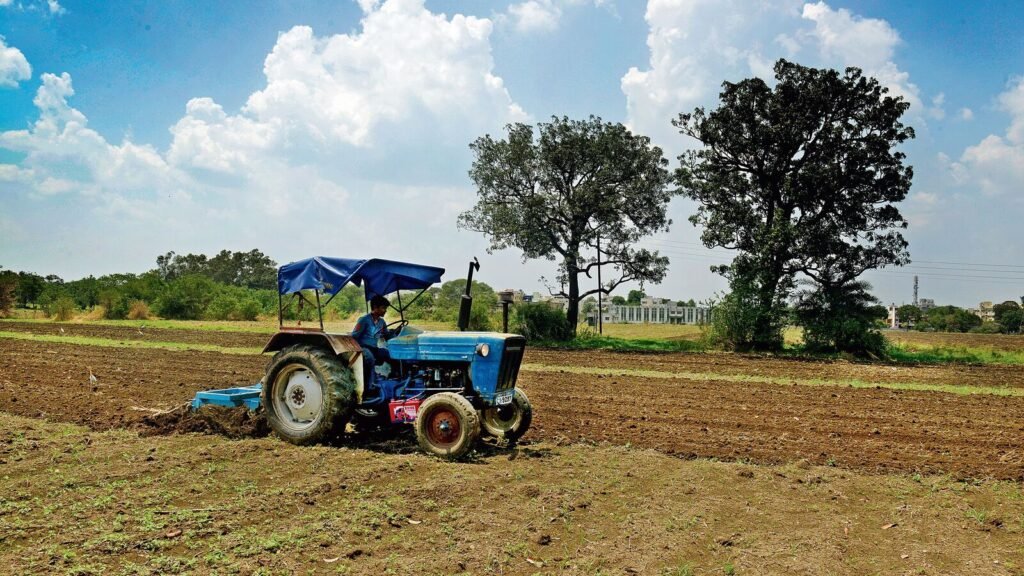 2-0-1079496627-tractor-farm5-0_1679714925805_1757695562679.JPG
