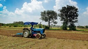 2-0-1079496627-tractor-farm5-0_1679714925805_1757695562679.JPG