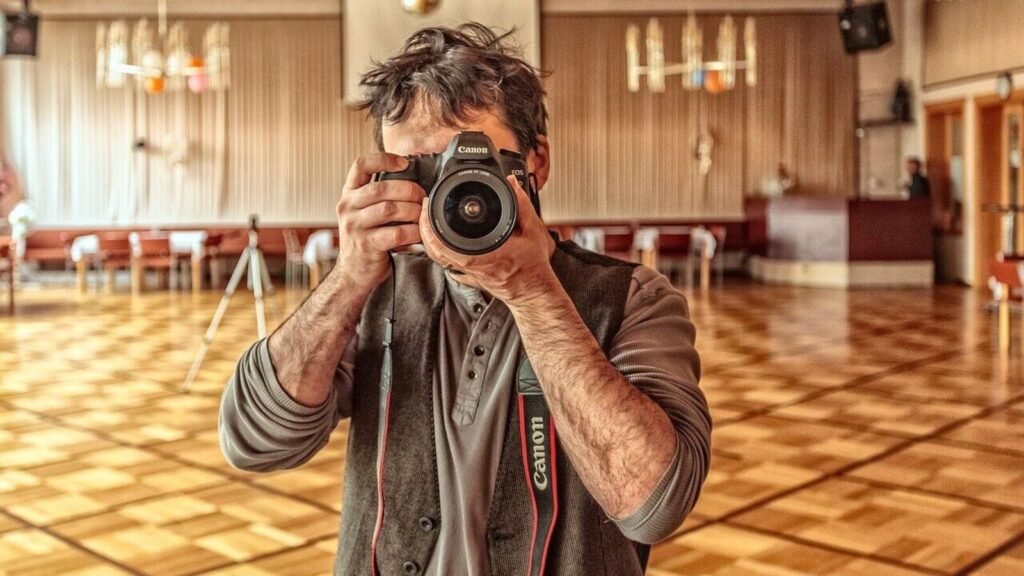 Paparazzo_1718973267559_1757681802058.jpg