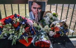 charlie-kirk-killing-memorial-getty.jpg