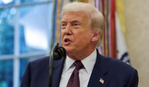 donald-trump-oval-office.jpg