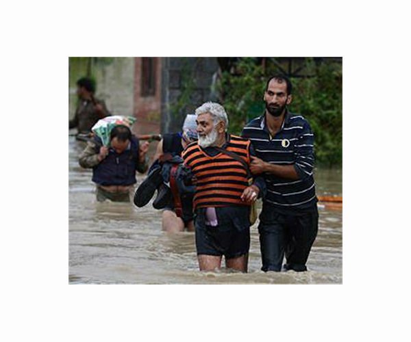 sept-2014-flooding-kashmir-india-hg.jpg