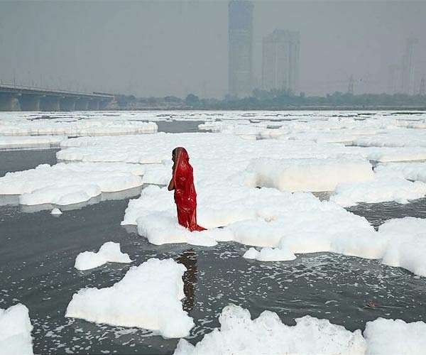 1761635113_india-delhi-yamuna-river-foam-industrial-pollution-hg.jpg