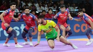 1841358-ayan-scores-yet-another-super-10-to-reach-300-point-milestone-as-patna-pirates-take-down-up.jpeg