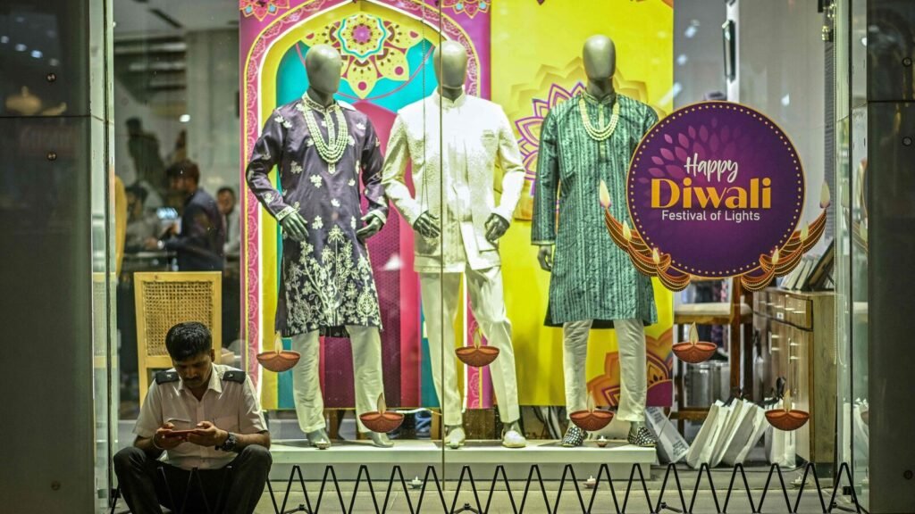 INDIA-ECONOMY-FESTIVAL-DIWALI-8_1760953167574_1760953184270.jpg
