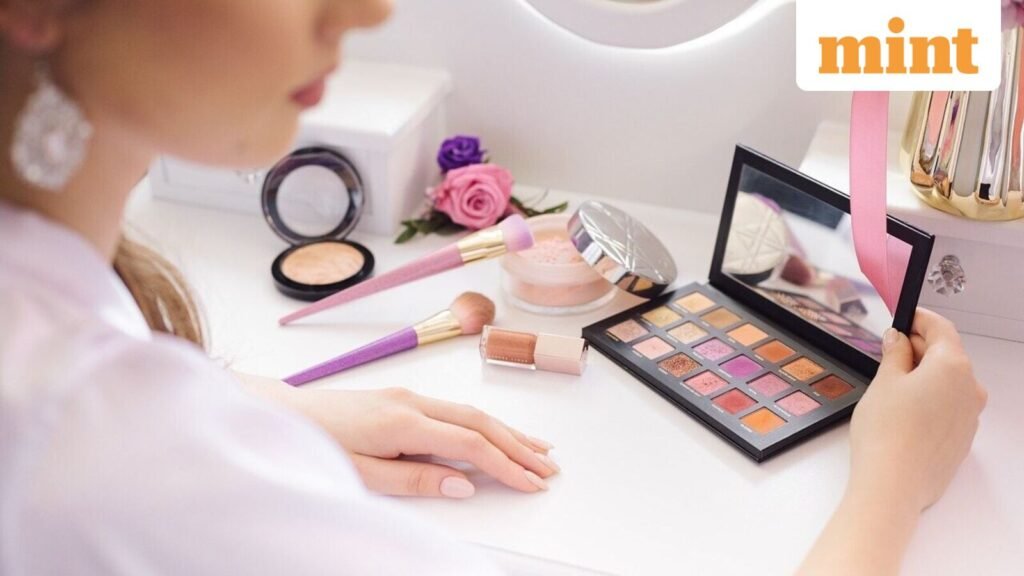 make-up_1729747759038_1763560232771.jpg