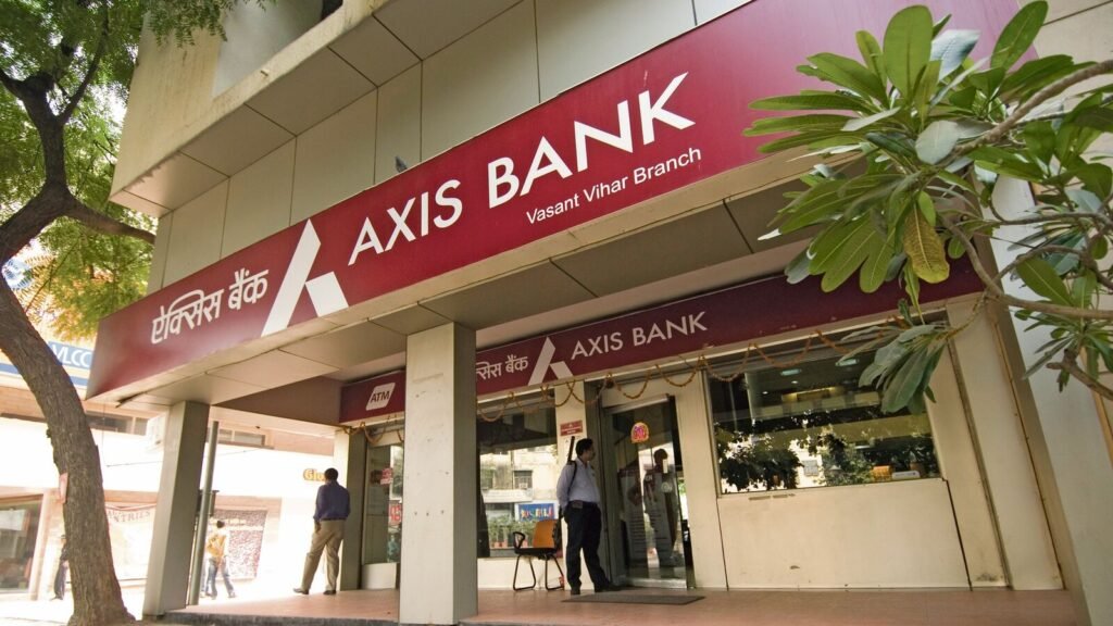 2-0-155704805-Axisbank-branch2-4C-0_1681099719212_1768180452227.jpg