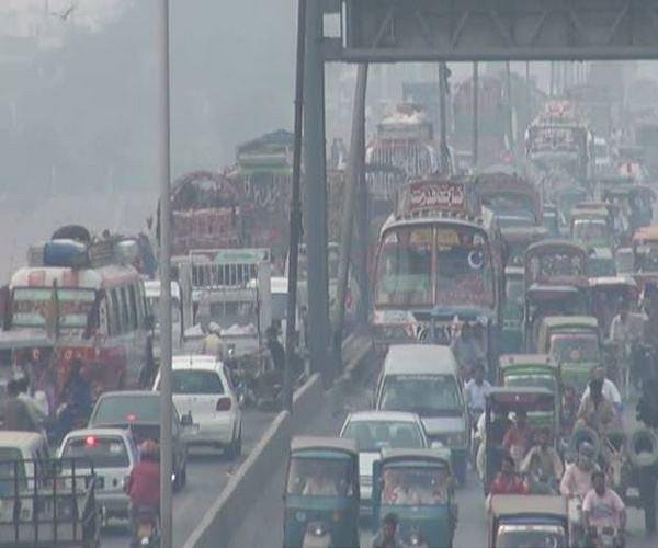 1772203082_pakistan-lahore-traffic-pollution-smog-hg.jpg