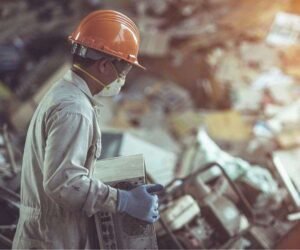 electronic-waste-personal-computer-pc-worker-hg.jpg