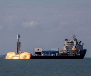 smart-dragon-3-carrier-rocket-sea-launch-day-hg.jpg
