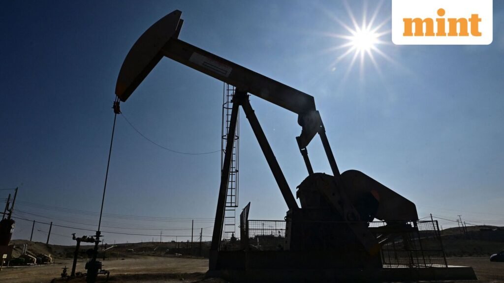 crude_oil_1697775793536_1774239603300.jpg