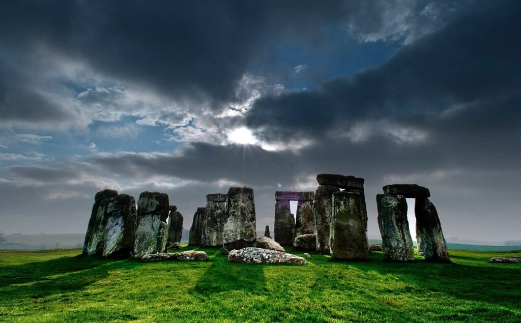 Stonehenge-dramatic.jpg